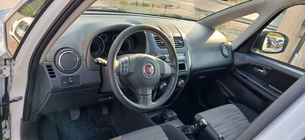Fiat Sedici 2.0 MJT 16V DPF 4x2 Emotion (13)