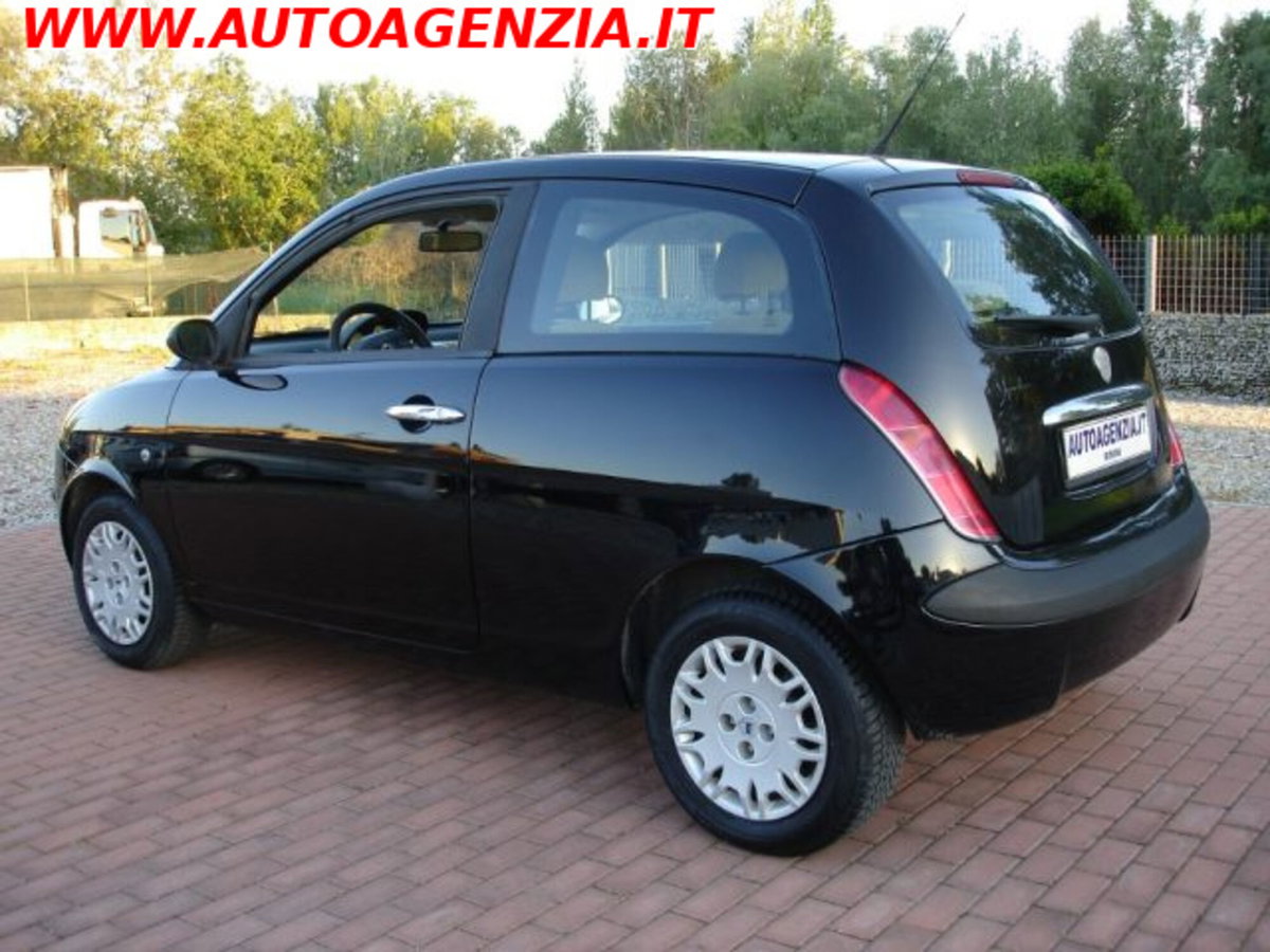 Lancia Ypsilon 1.2 (4)