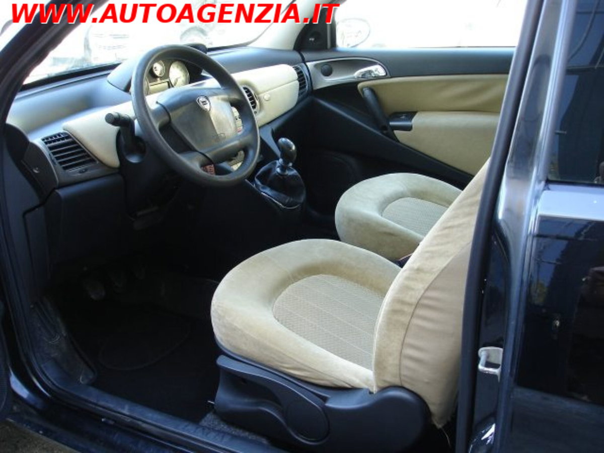 Lancia Ypsilon 1.2 (9)