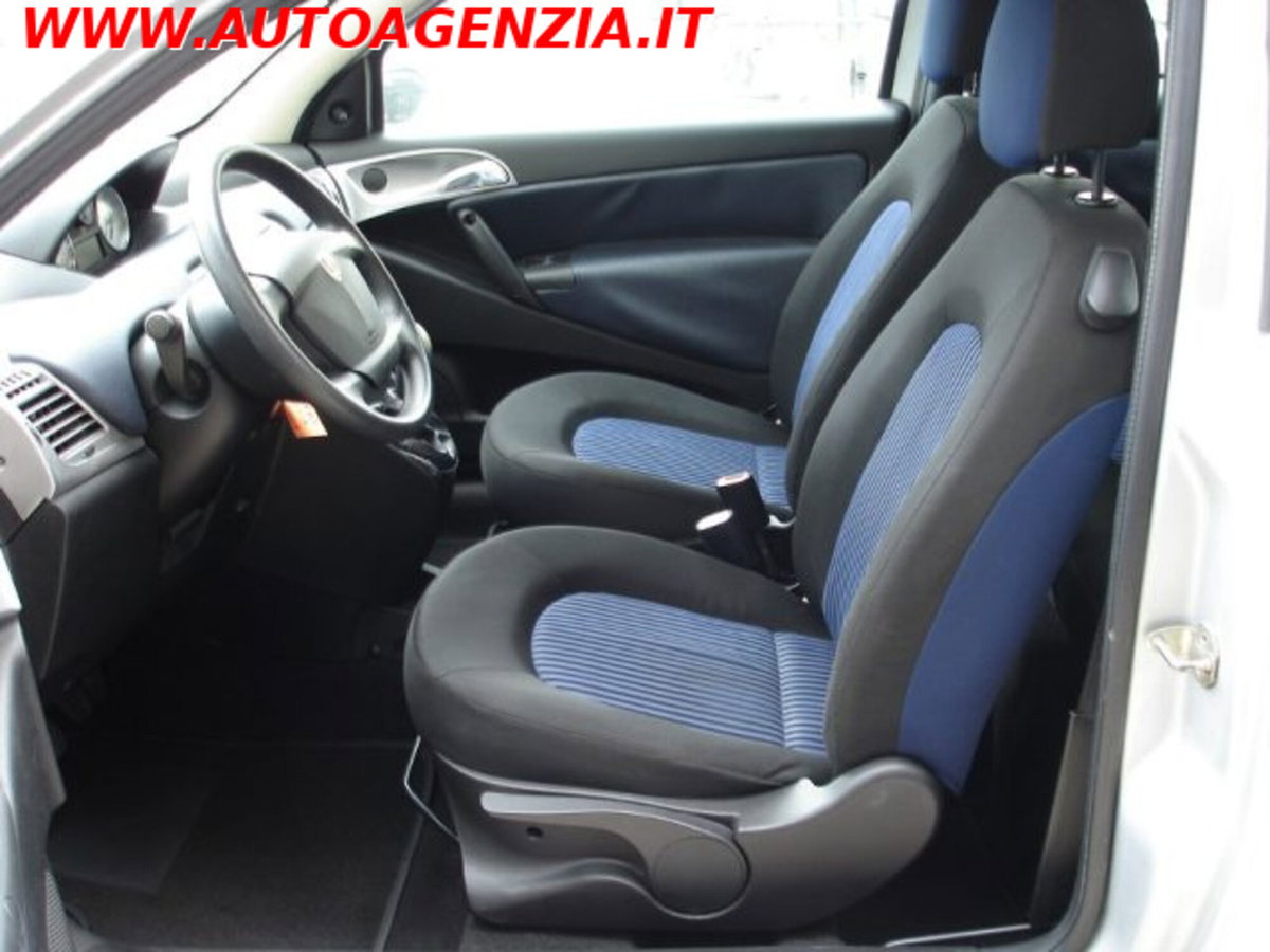 Lancia Ypsilon 1.3 MJT 75 CV New Oro (13)