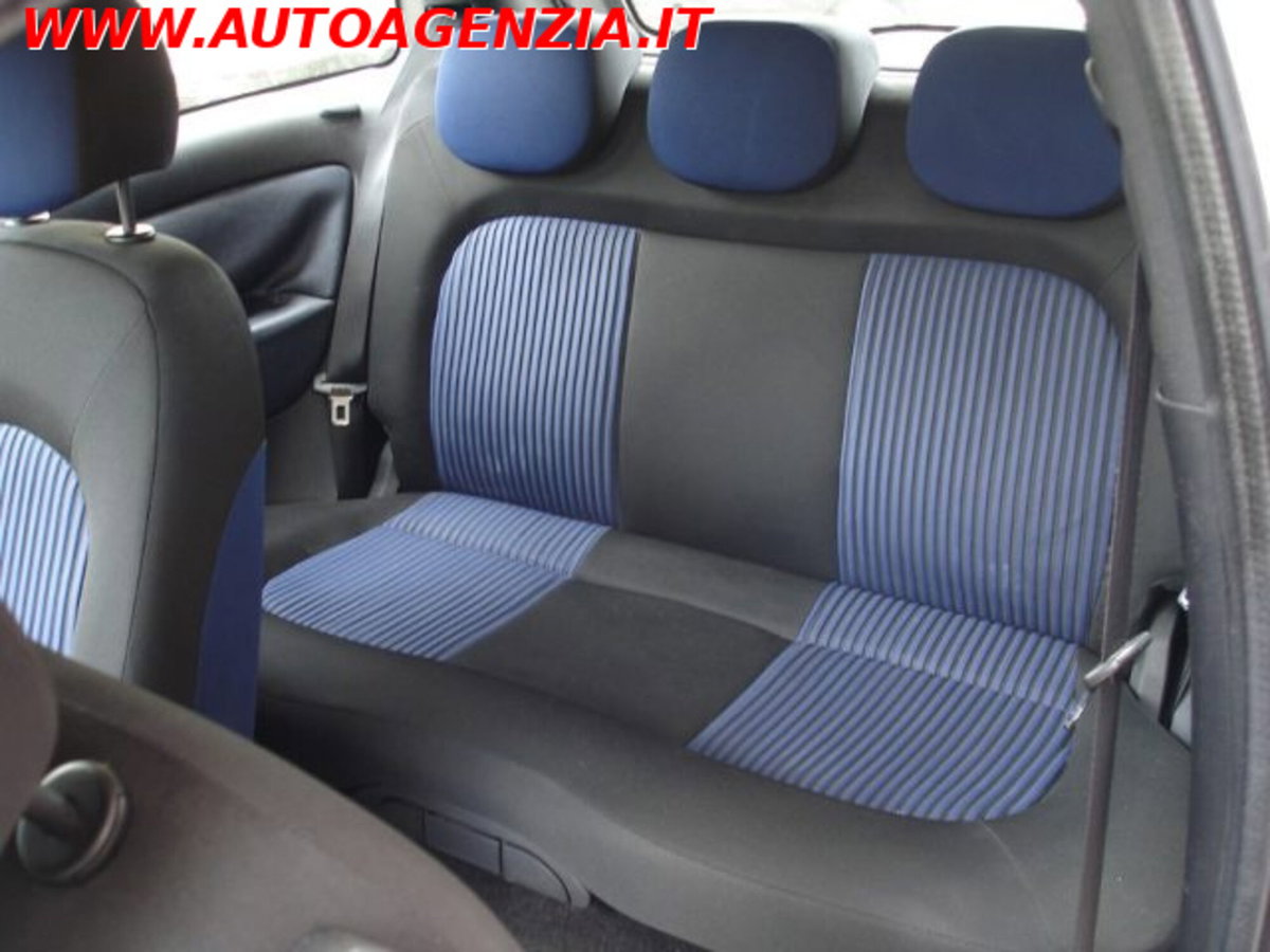 Lancia Ypsilon 1.3 MJT 75 CV New Oro (15)