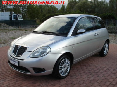 Lancia Ypsilon 1.3 MJT 75 CV New Oro (3)