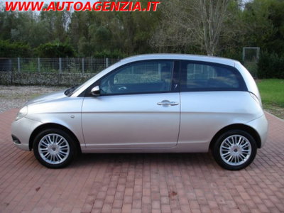 Lancia Ypsilon 1.3 MJT 75 CV New Oro (4)