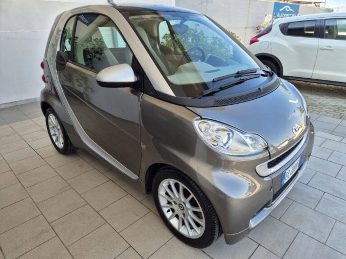 smart Fortwo 1000 52 kW MHD coupé passion (2)