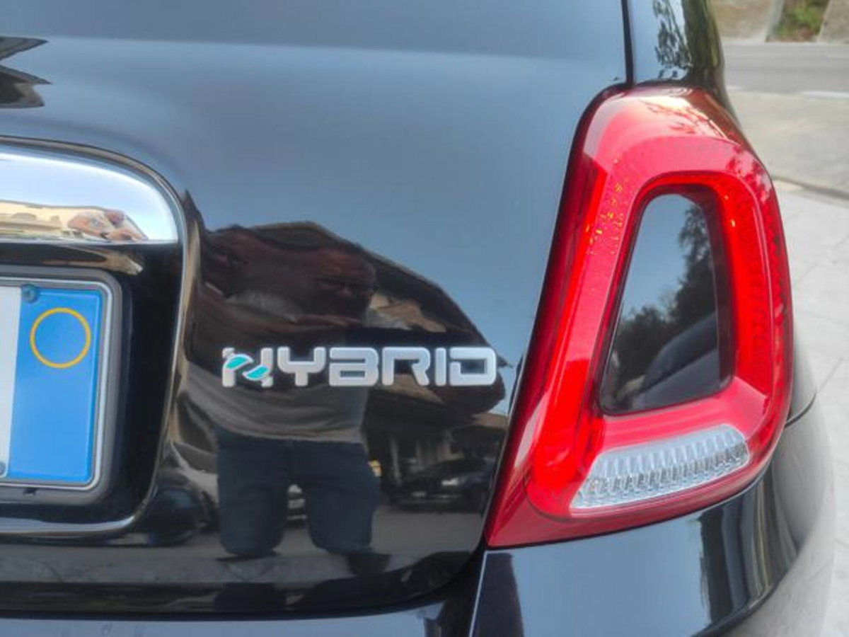 Fiat 500 1.0 Hybrid Red (14)