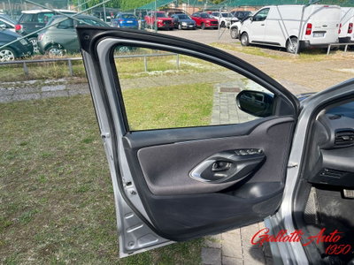 Toyota Yaris 1.5 Hybrid 5 porte Energy (16)