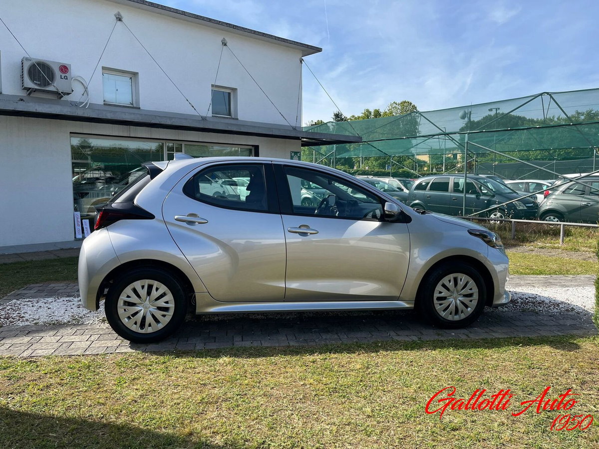 Toyota Yaris 1.5 Hybrid 5 porte Energy (6)