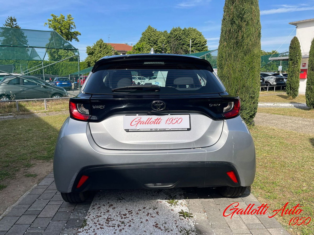 Toyota Yaris 1.5 Hybrid 5 porte Energy (8)