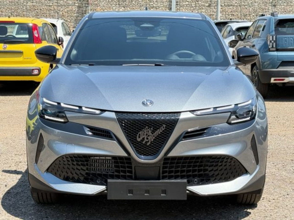 Alfa Romeo Junior 1.2 ibrida Sprint 145cv edct6 (2)