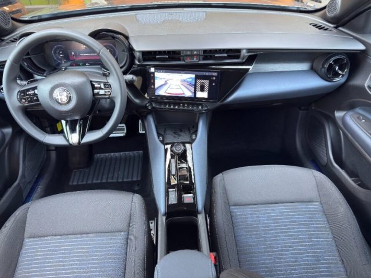 Alfa Romeo Junior 1.2 ibrida Sprint 145cv edct6 (8)