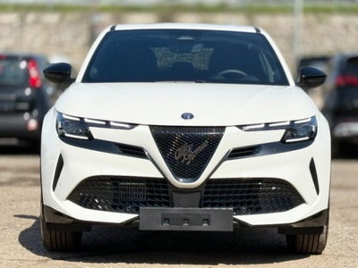 Alfa Romeo Junior 1.2 ibrida Q4 Ti 145cv edct6 (2)