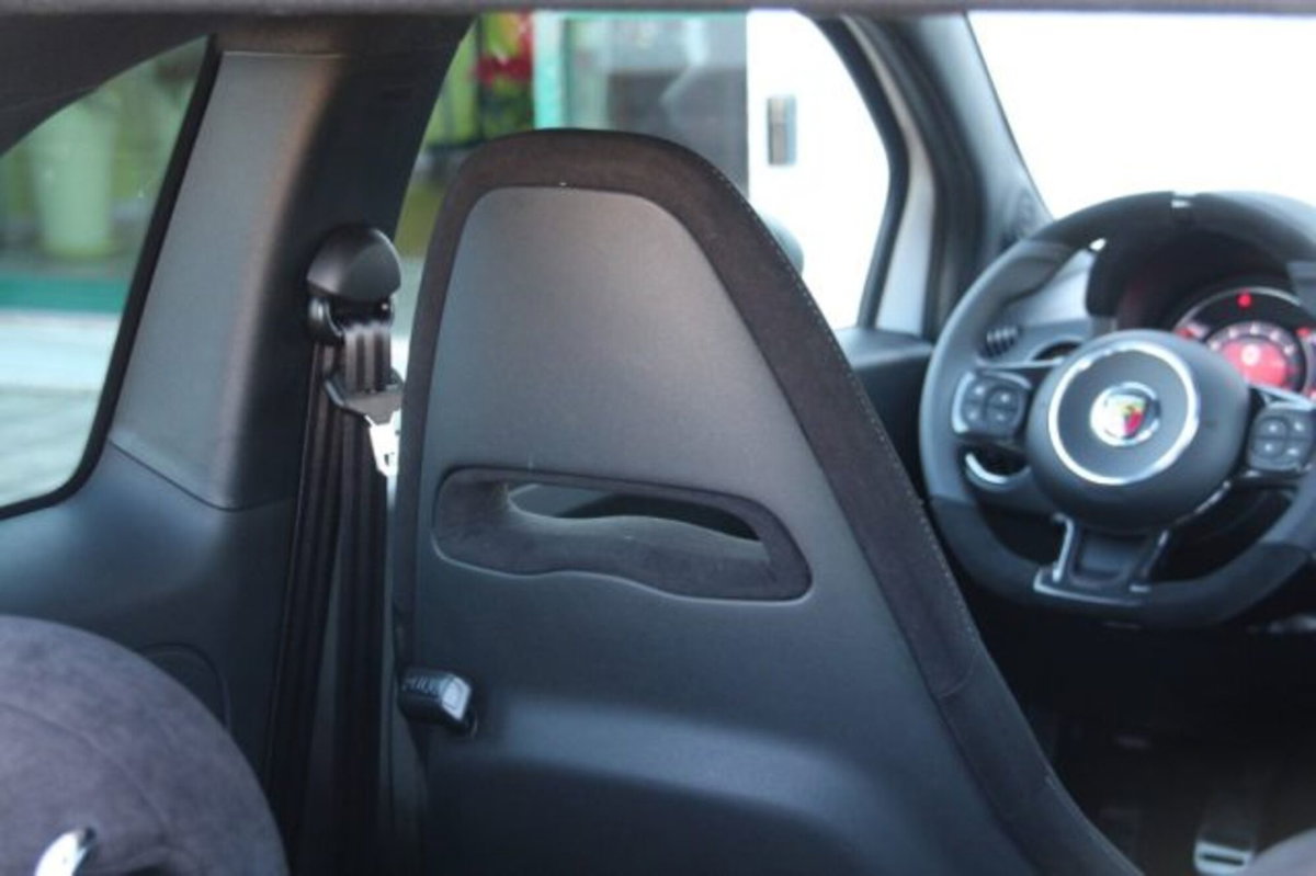 Abarth 595 595 1.4 Turbo T-Jet 180 CV Competizione (12)