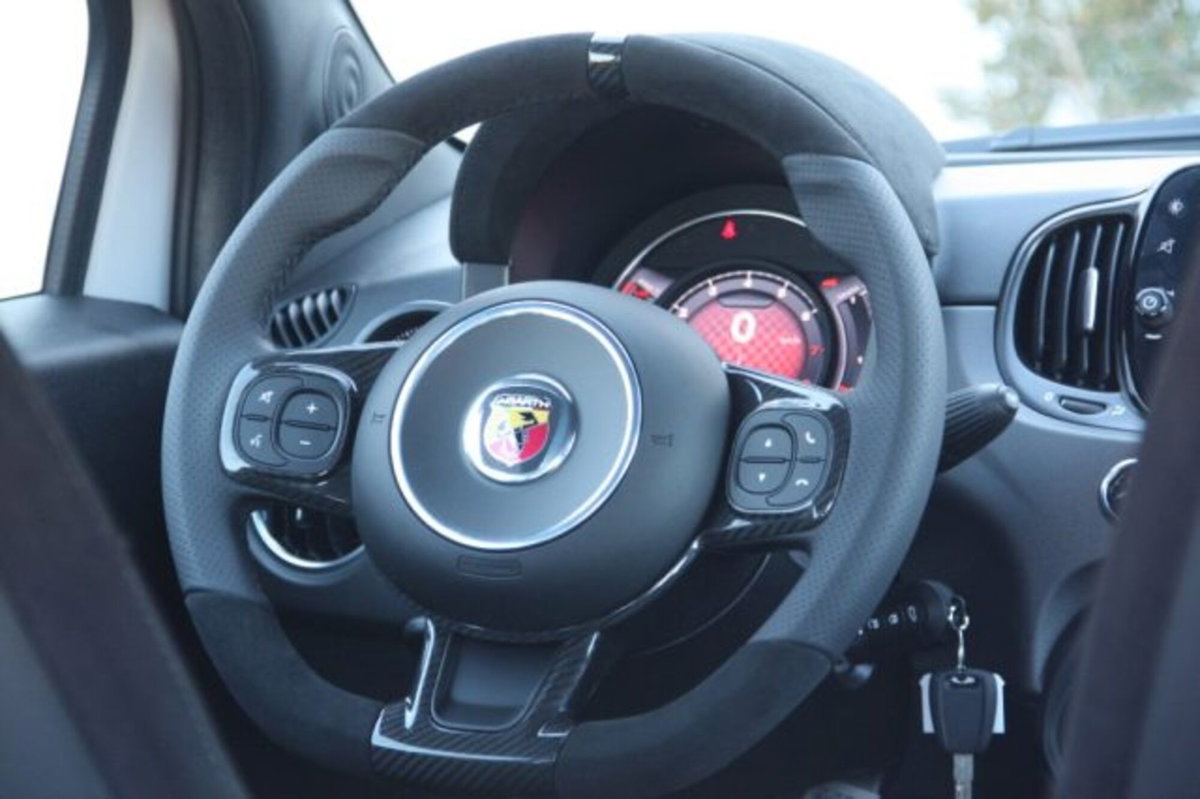 Abarth 595 595 1.4 Turbo T-Jet 180 CV Competizione (17)