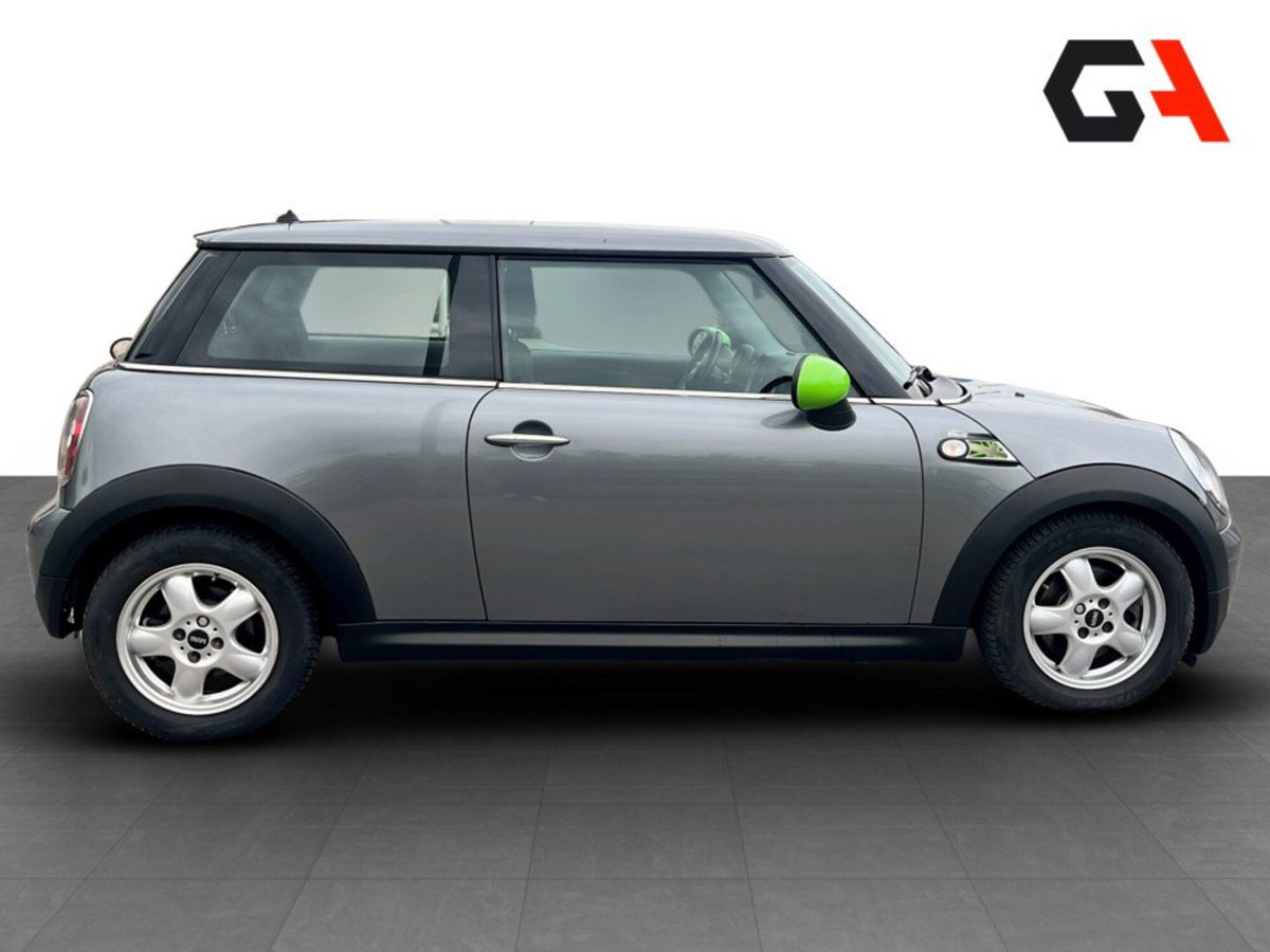 MINI Mini 1.6 16V One (72kW) (8)