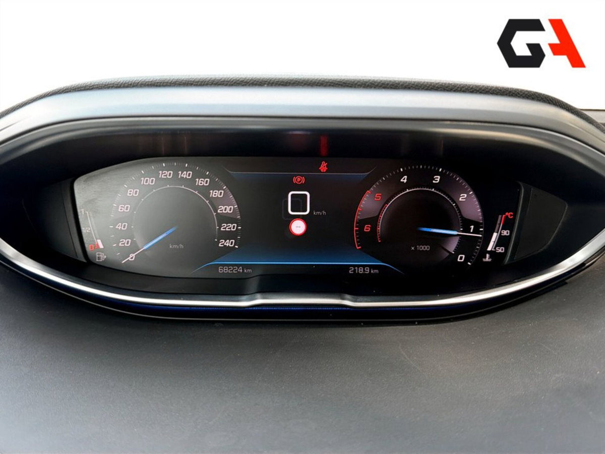 Peugeot 3008 BlueHDi 130 S&S Allure (11)