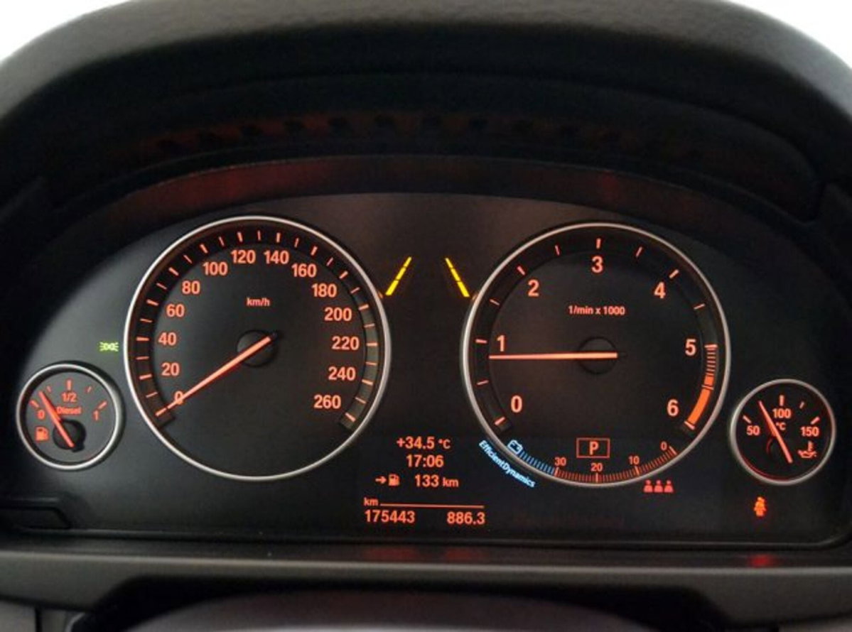 BMW X5 xDrive25d Luxury (11)