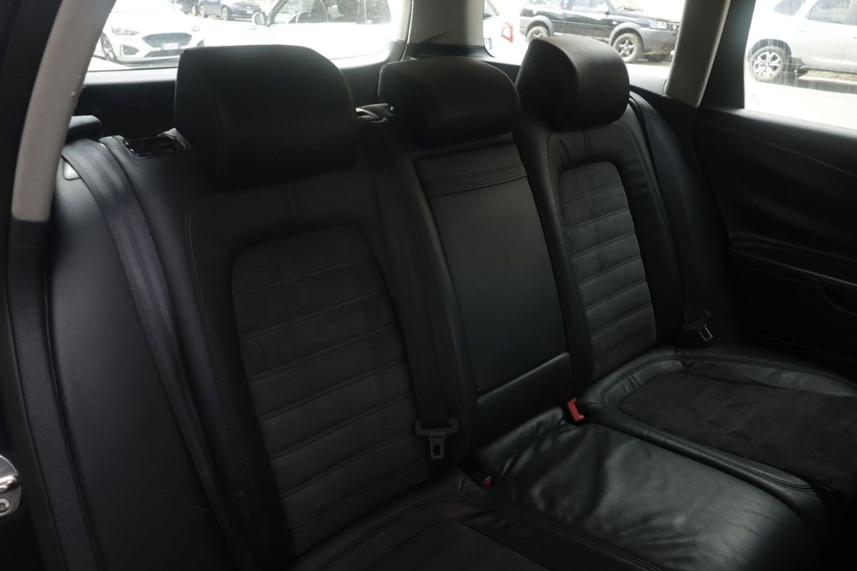 Volkswagen Passat Variant 2.0 TDI 170CV DPF Highline (13)