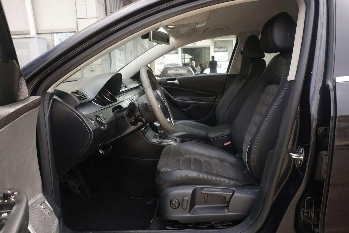Volkswagen Passat Variant 2.0 TDI 170CV DPF Highline (18)