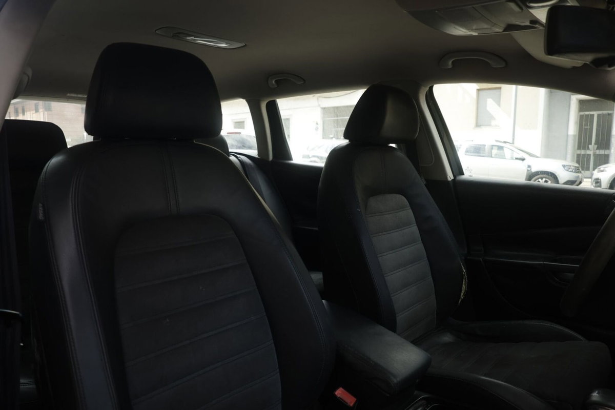 Volkswagen Passat Variant 2.0 TDI 170CV DPF Highline (6)