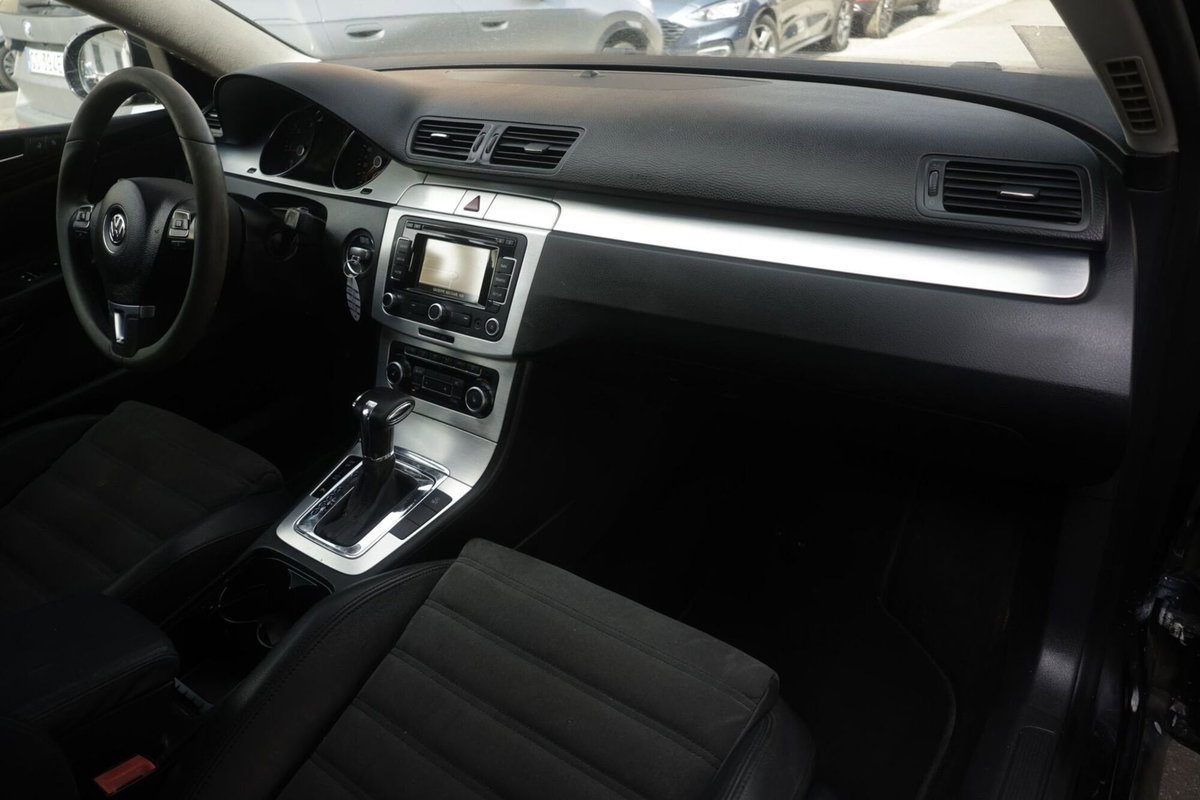 Volkswagen Passat Variant 2.0 TDI 170CV DPF Highline (9)
