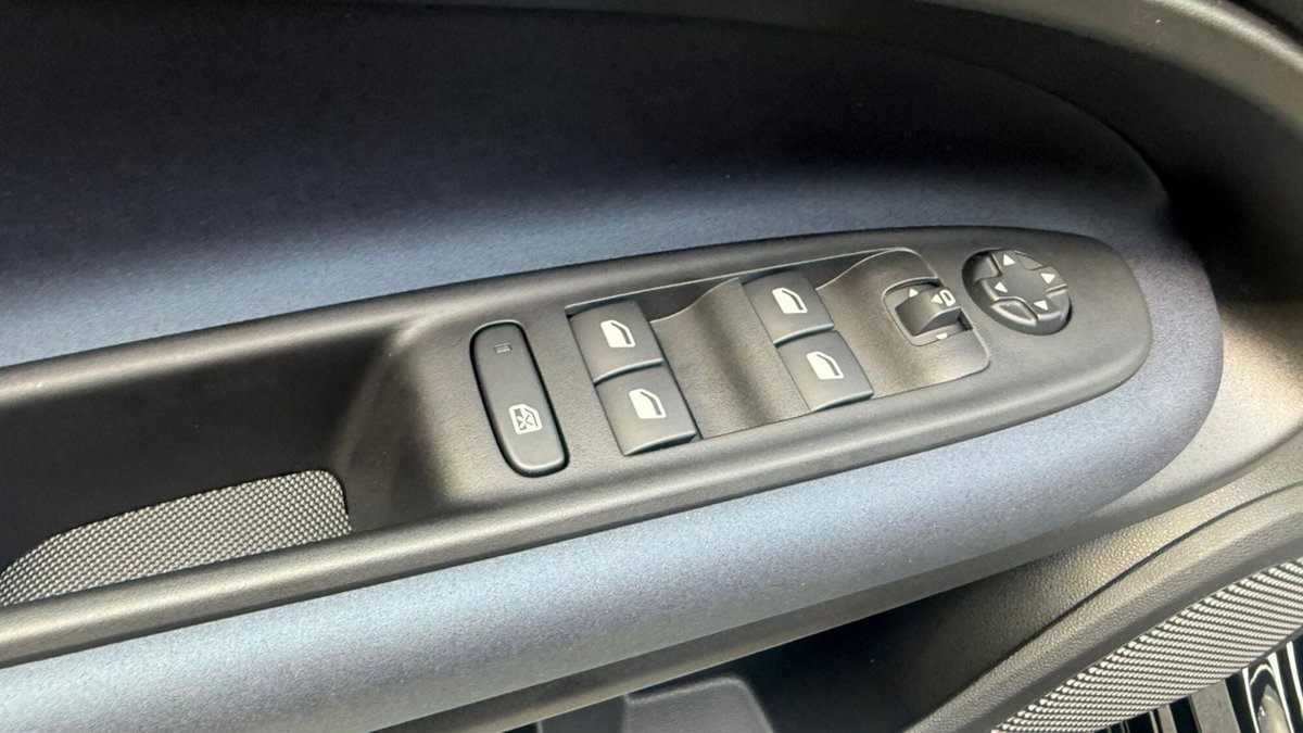 Alfa Romeo Junior 1.2 ibrida Sprint 145cv edct6 (17)