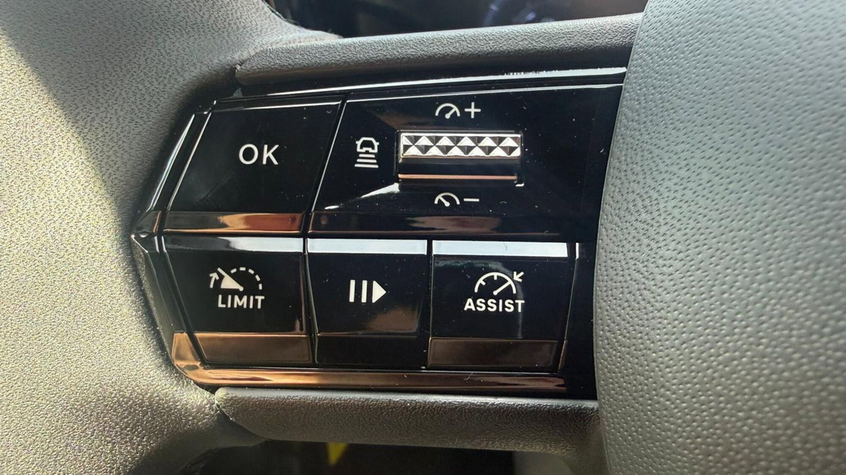 Alfa Romeo Junior 1.2 ibrida Sprint 145cv edct6 (18)
