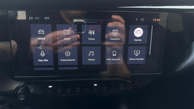 Alfa Romeo Junior 1.2 ibrida Sprint 145cv edct6 (19)