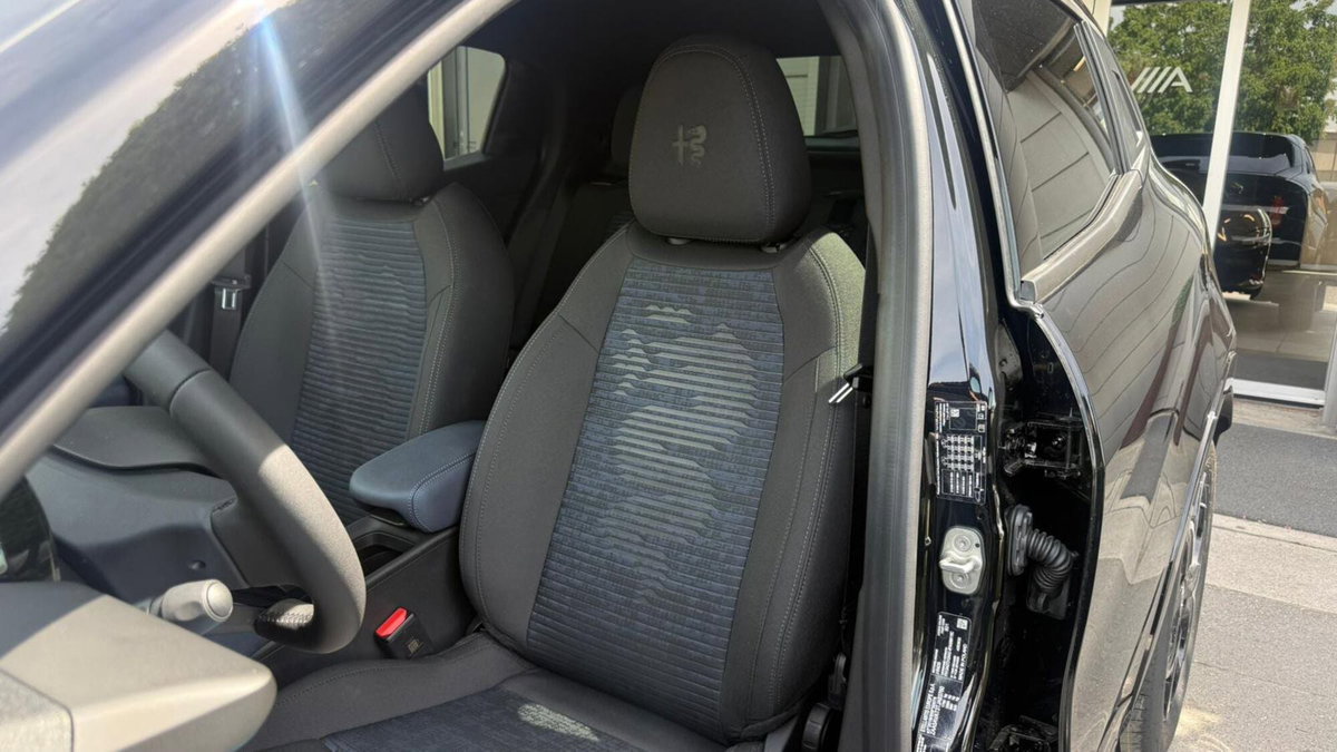 Alfa Romeo Junior 1.2 ibrida Sprint 145cv edct6 (8)