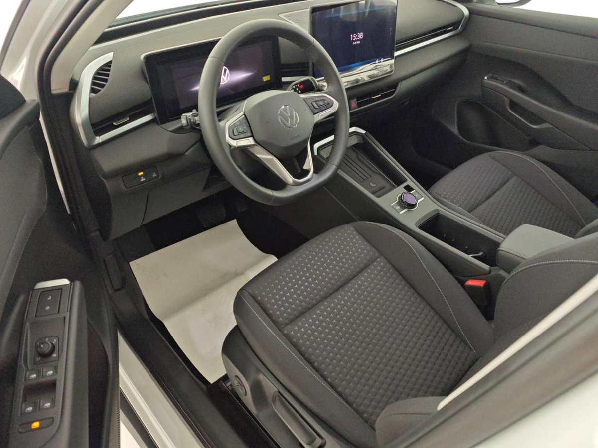 Volkswagen T-Roc 1.5 etsi Life 115cv dsg (10)