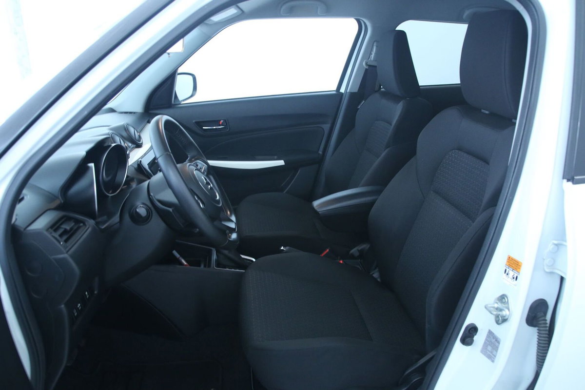 Suzuki Swift 1.0 Boosterjet A/T S (7)