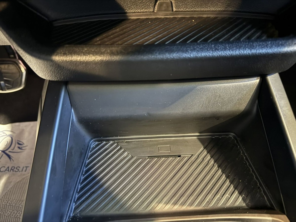 BMW Serie 1 120d 48V MSport Design auto (20)
