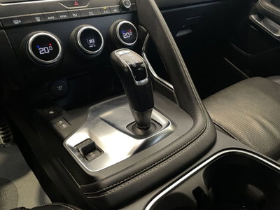 Jaguar E-Pace 2.0D 180 CV AWD R-Dynamic (14)