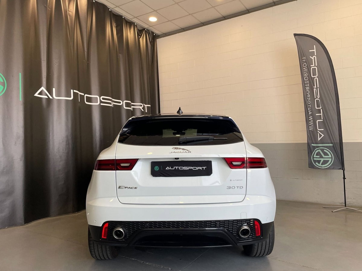 Jaguar E-Pace 2.0D 180 CV AWD R-Dynamic (5)