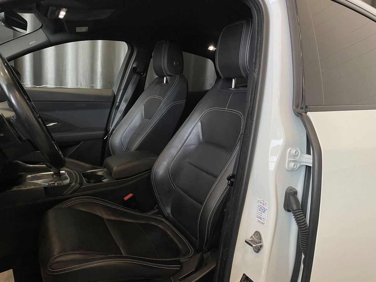 Jaguar E-Pace 2.0D 180 CV AWD R-Dynamic (9)