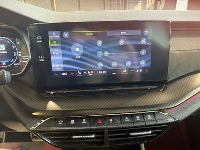 Skoda Octavia Station Wagon 2.0 TDI EVO SCR 200 CV DSG 4x4 Wagon RS (12)