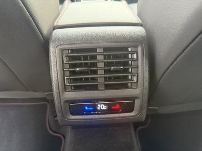Volkswagen Golf 2.0 TSI GTI DSG (15)