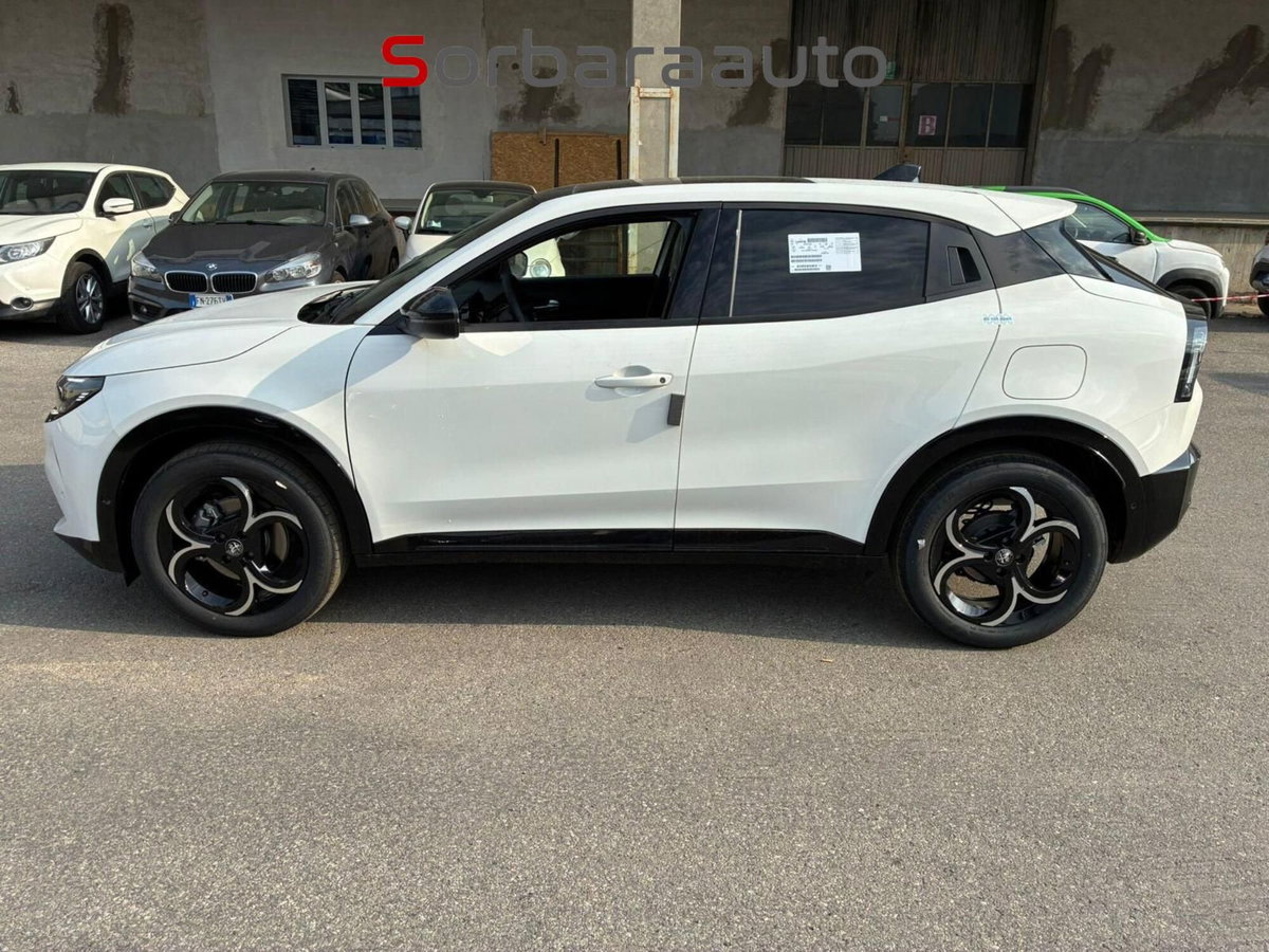 Alfa Romeo Junior 1.2 ibrida 145cv edct6 (2)