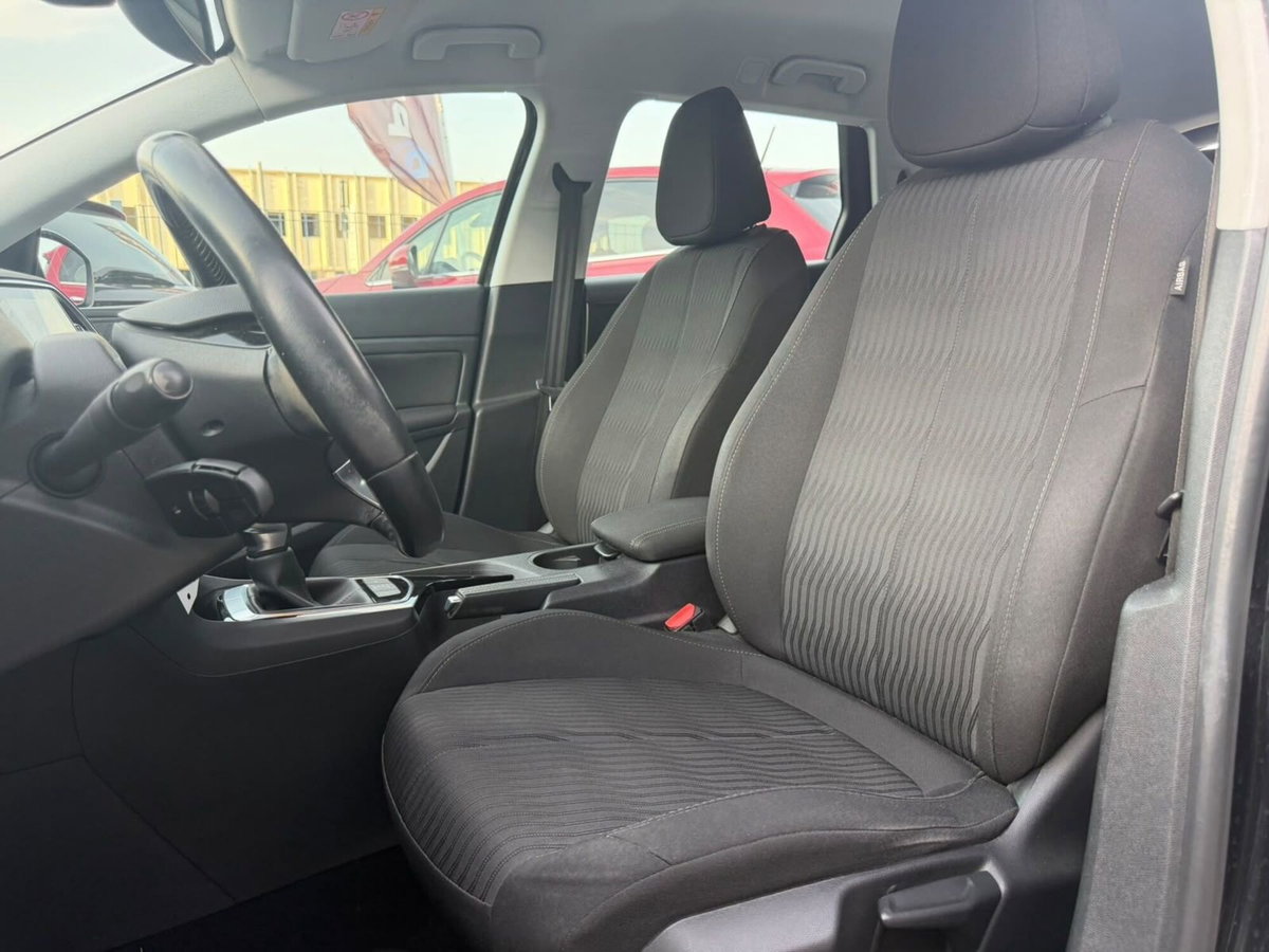 Peugeot 308 SW BlueHDi 120 S&S EAT6 Business (8)