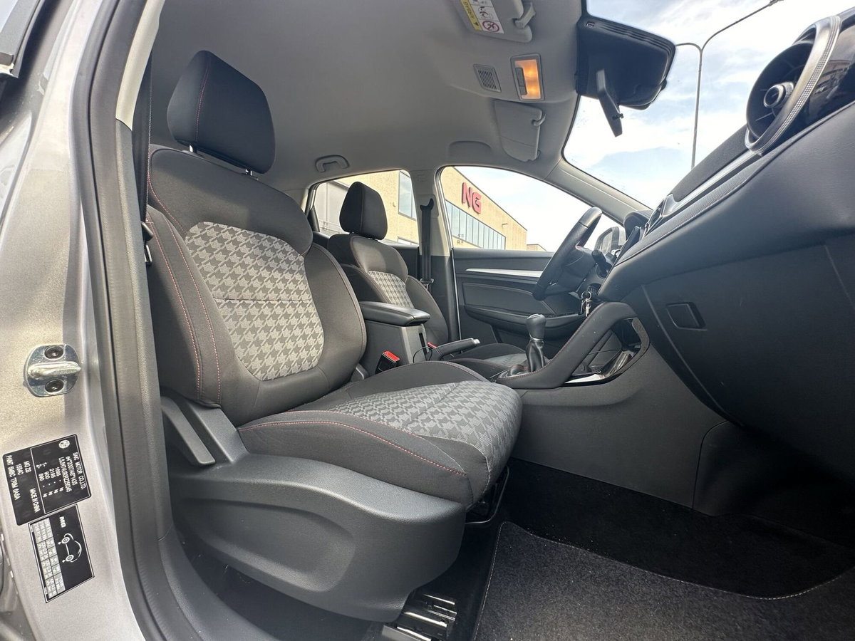 Mg ZS ZS 1.5 Luxury (12)