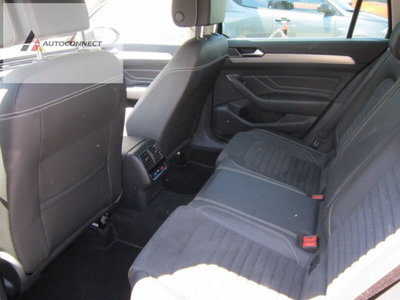 Volkswagen Passat Variant 2.0 TDI SCR EVO DSG Executive (12)