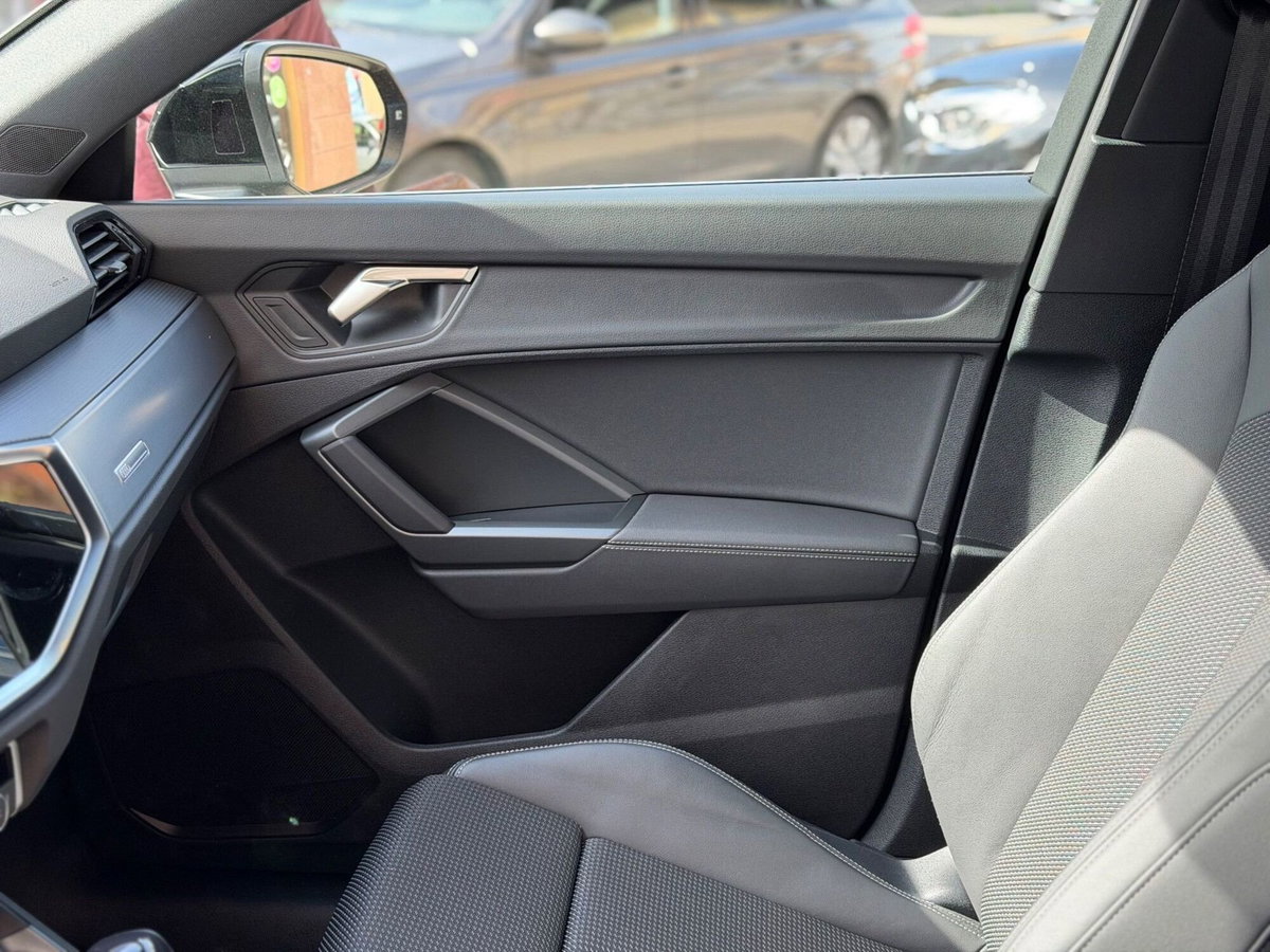 Audi Q3 Sportback 35 TDI quattro S tronic S line edition (11)