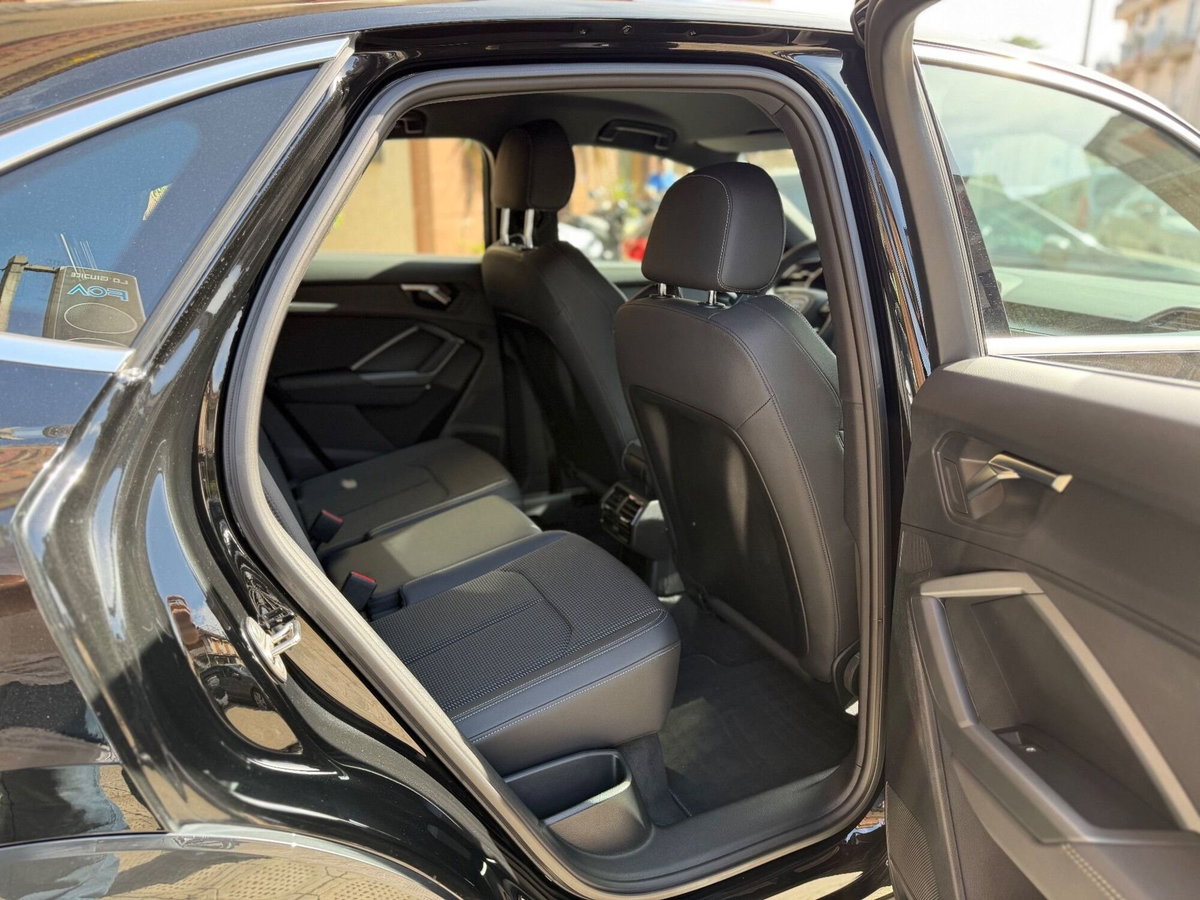 Audi Q3 Sportback 35 TDI quattro S tronic S line edition (13)