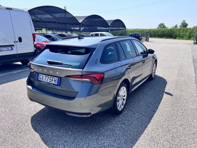 Skoda Octavia Station Wagon 2.0 tdi Executive 150cv dsg (3)