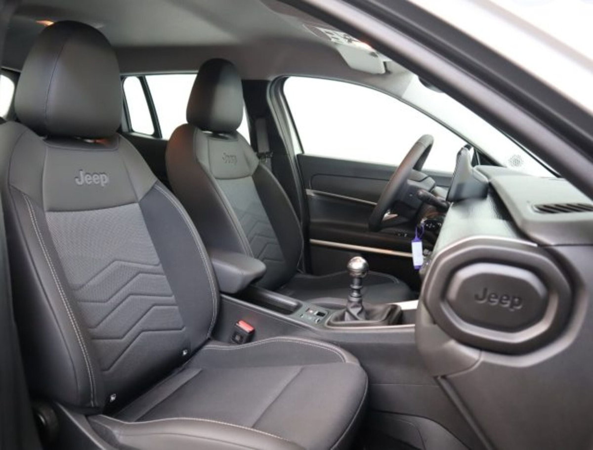 Jeep Avenger 1.2 turbo Altitude fwd 100cv (11)
