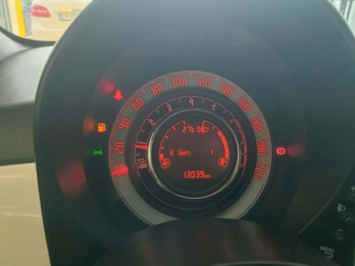 Fiat 500 1.0 Hybrid Club (11)