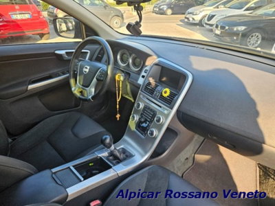Volvo XC60 D3 AWD Momentum (12)