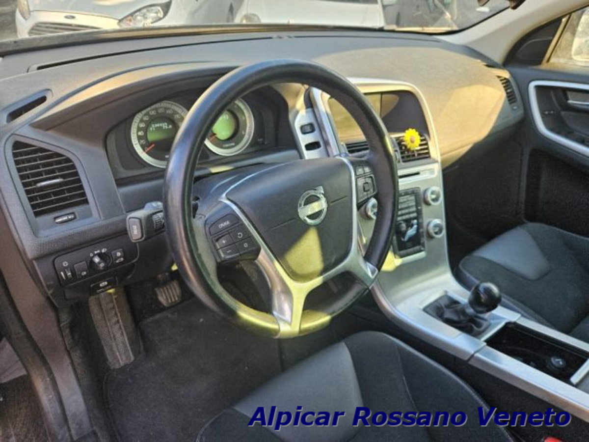 Volvo XC60 D3 AWD Momentum (8)