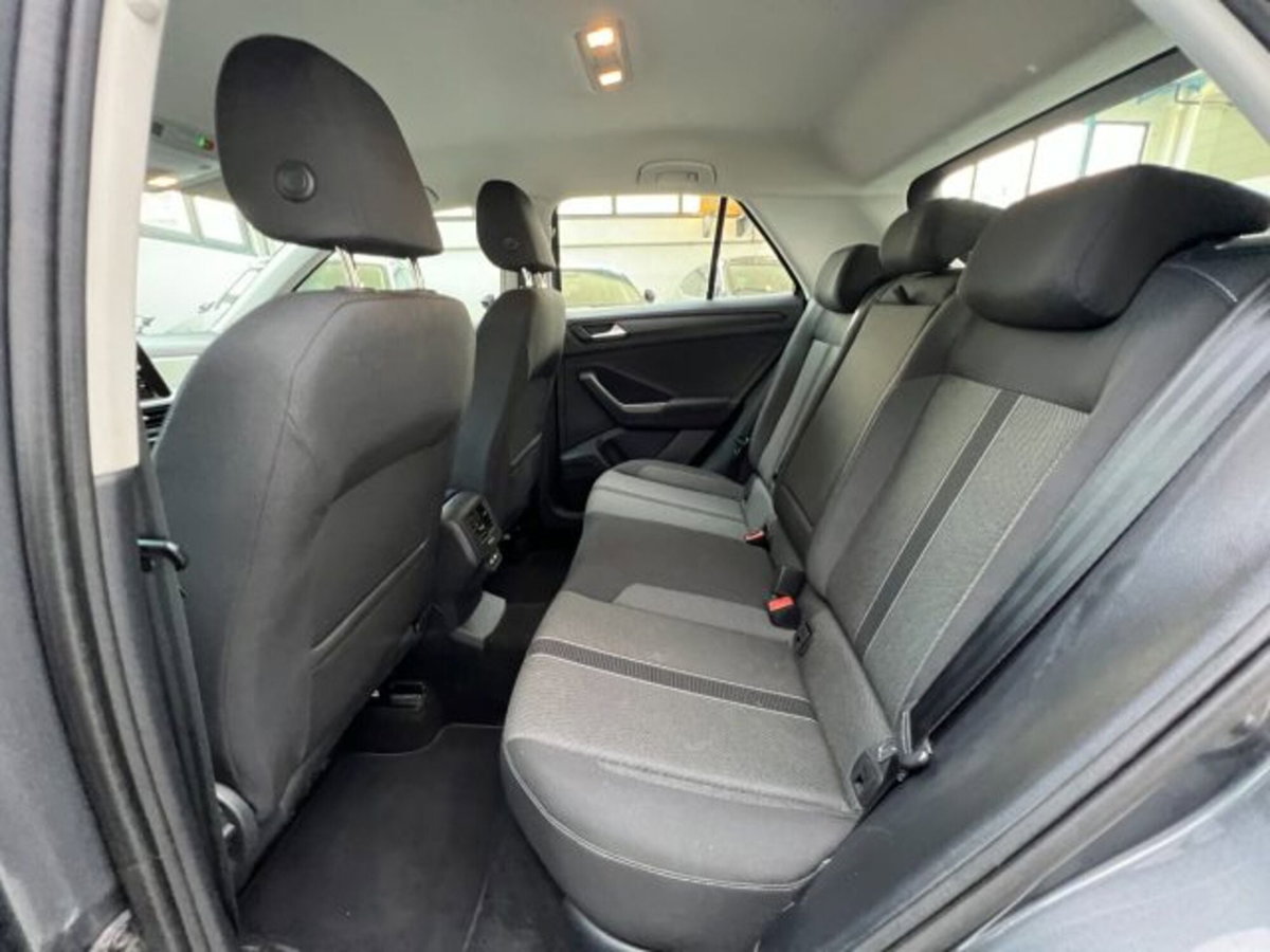 Volkswagen T-Roc 1.5 tsi Life dsg (12)