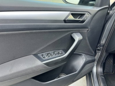 Volkswagen T-Roc 1.5 tsi Life dsg (16)