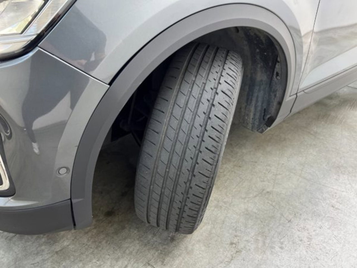Volkswagen T-Roc 1.5 tsi Life dsg (17)